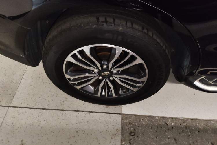 Used Geely Auto Vision X6 2016 1.3T CVT Flagship Model Right Rear Wheel Hub