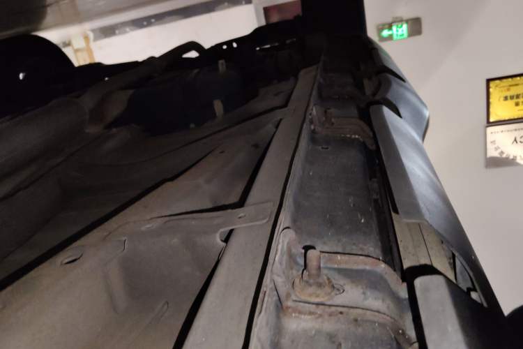 Used Geely Auto Vision X6 2016 1.3T CVT Flagship Model Right Side Sill