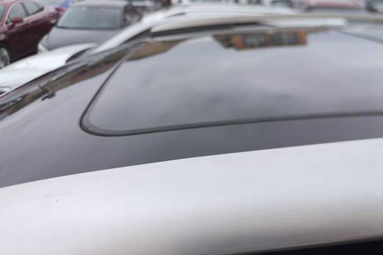 Used Geely Auto Vision X6 2016 1.8L Manual Luxury Model Roof