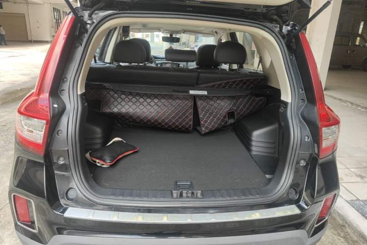 Used Geely Auto Vision X6 2016 1.8L Manual Luxury Model Trunk