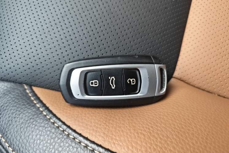 Used Geely Auto Vision X6 2016 1.3T CVT Flagship Model Vehicle Key