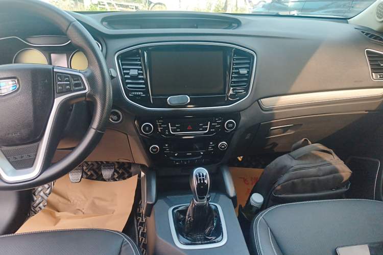 Used Geely Auto Vision X6 2016 1.8L Manual Luxury Model Audio And AC Panel