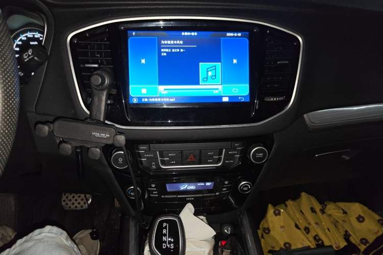 Used Geely Auto Vision X6 2016 1.3T CVT Luxury Model Audio And AC Panel