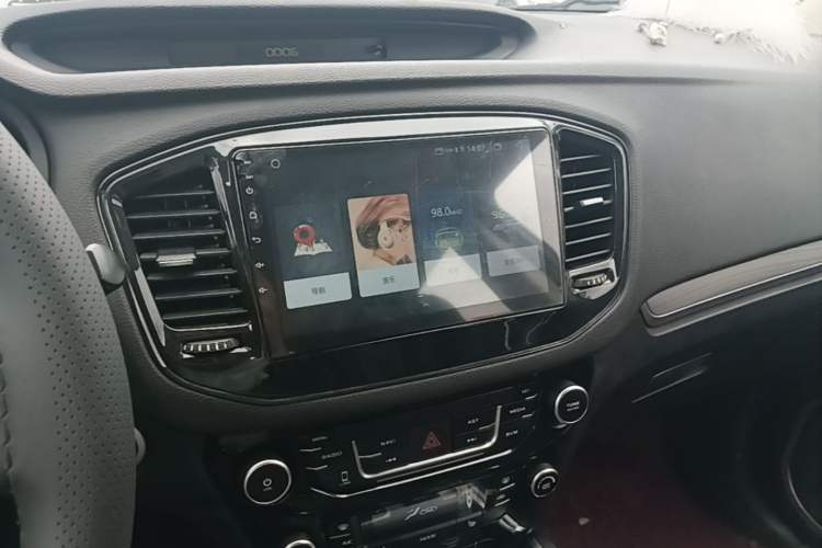 Used Geely Auto Vision X6 2016 1.3T CVT Flagship Model Audio And AC Panel