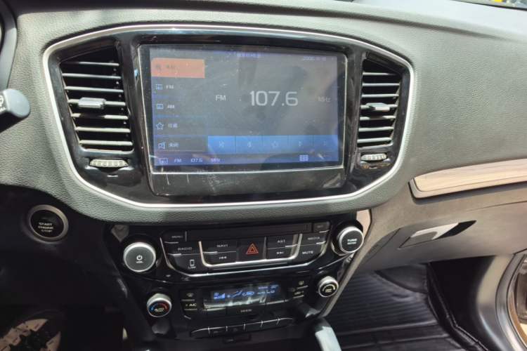 Used Geely Auto Vision X6 2016 1.8L Manual Luxury Model Audio And AC Panel