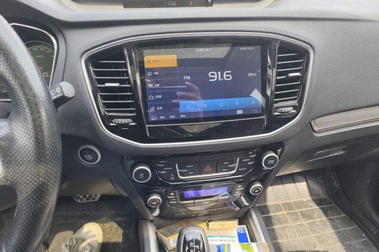 Used Geely Auto Vision X6 2016 1.3T CVT Flagship Model Audio And AC Panel