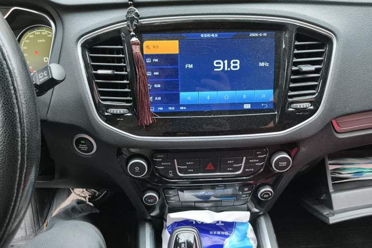 Used Geely Auto Vision X6 2016 1.3T CVT Luxury Model Audio And AC Panel