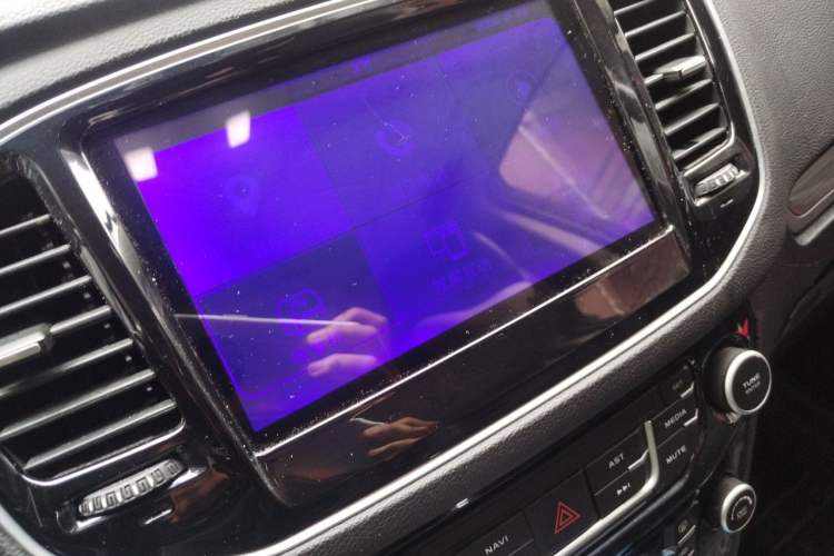 Used Geely Auto Vision X6 2016 1.8L Manual Luxury Model Audio And AC Panel