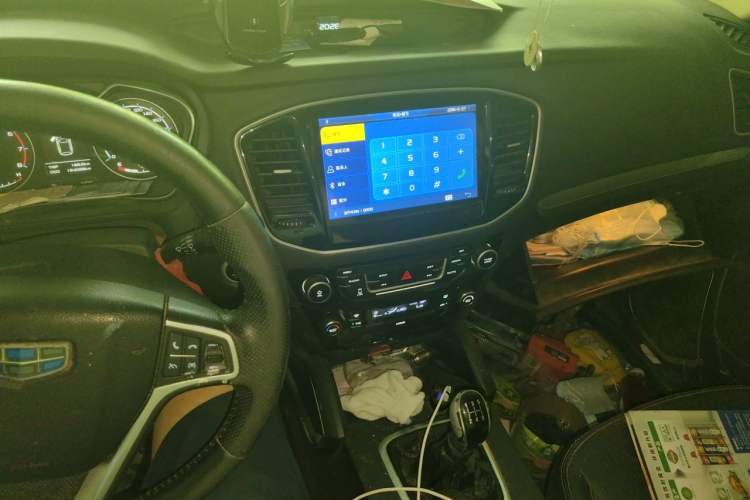 Used Geely Auto Vision X6 2016 1.8L Manual Luxury Model Audio And AC Panel