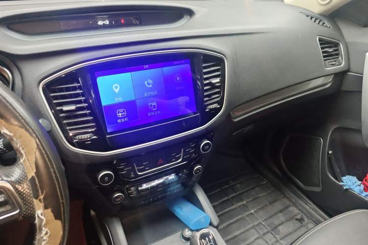 Used Geely Auto Vision X6 2016 1.8L Manual Luxury Model Audio And AC Panel