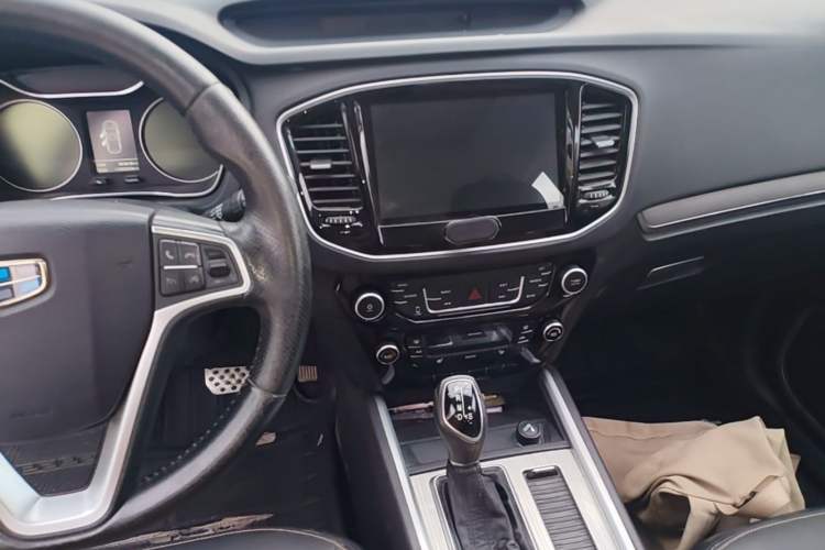 Used Geely Auto Vision X6 2016 1.3T CVT Flagship Model Audio And AC Panel
