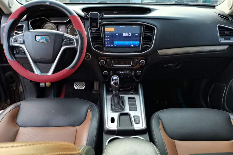 Used Geely Auto Vision X6 2016 1.3T CVT Flagship Model Center Console
