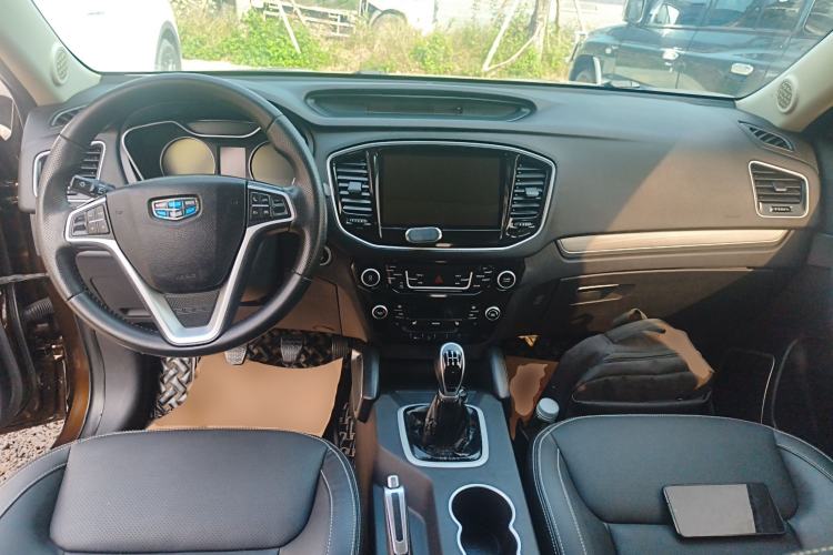 Used Geely Auto Vision X6 2016 1.8L Manual Luxury Model Center Console