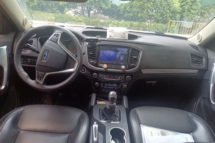 Used Geely Auto Vision X6 2016 1.8L Manual Luxury Model Center Console