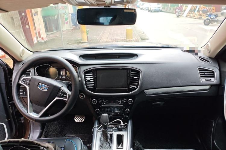 Used Geely Auto Vision X6 2016 1.3T CVT Flagship Model Center Console