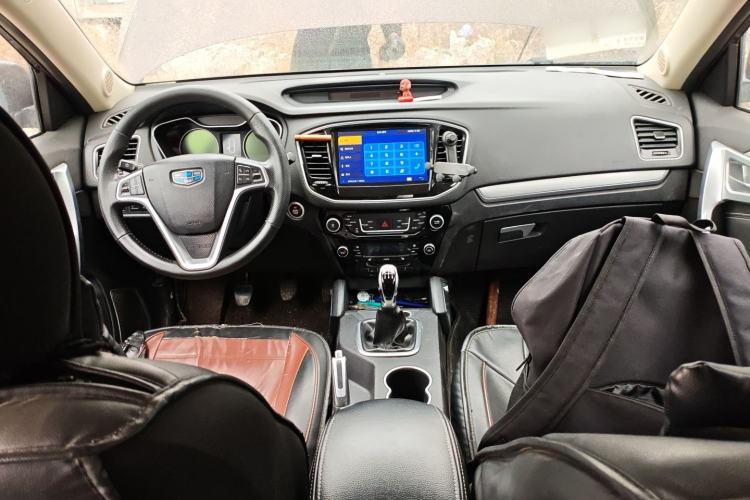 Used Geely Auto Vision X6 2016 1.8L Manual Luxury Model Center Console