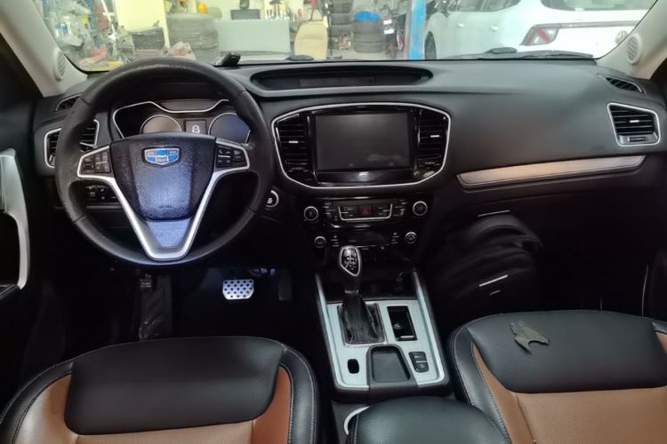 Used Geely Auto Vision X6 2016 1.3T CVT Flagship Model Center Console