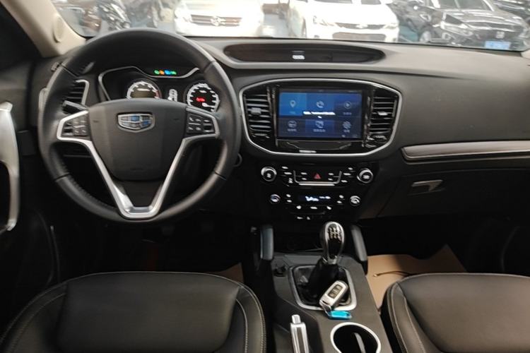 Used Geely Auto Vision X6 2016 1.8L Manual Luxury Model Center Console
