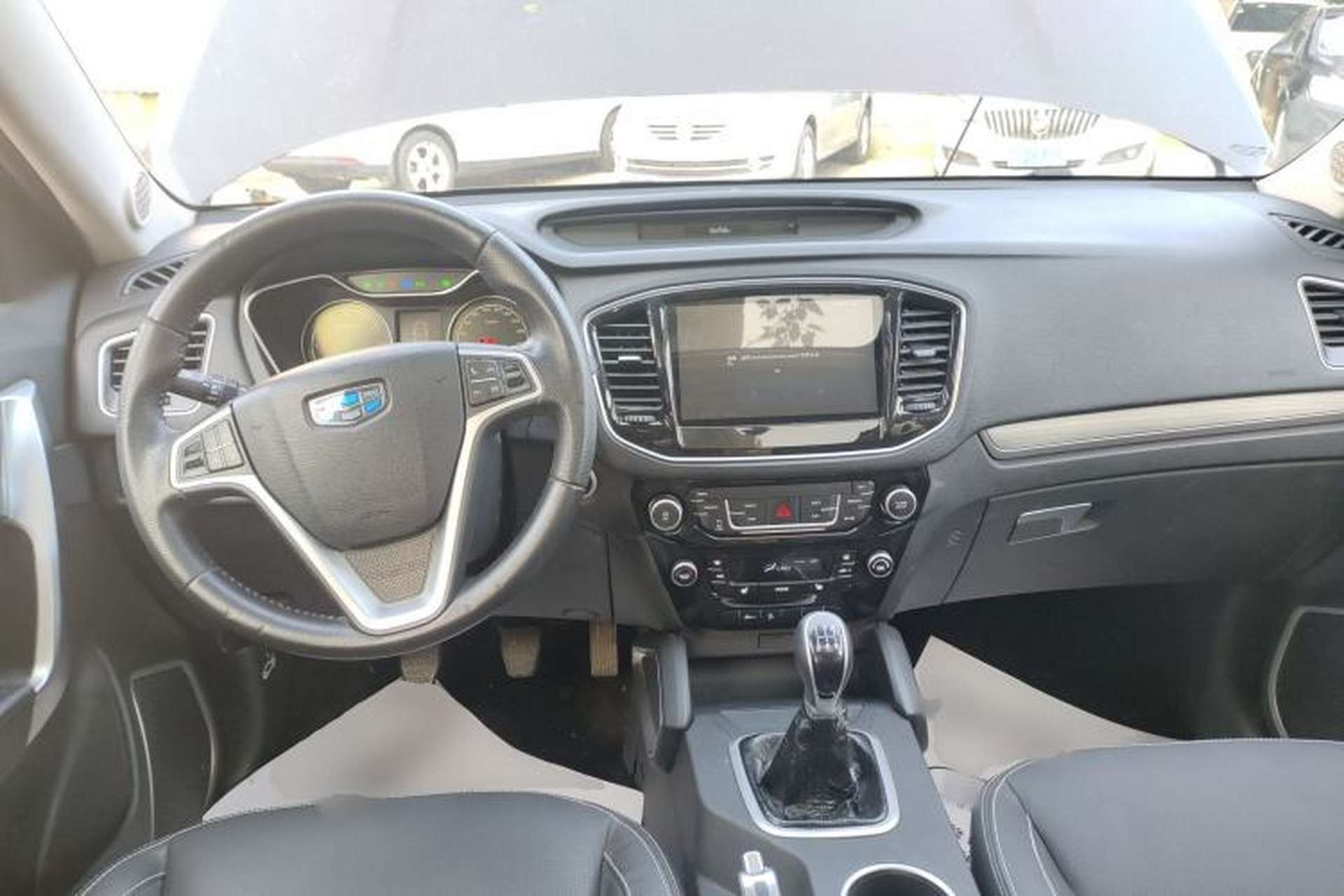 Used Geely Auto Vision X6 2016 1.8L Manual Luxury Model Center Console