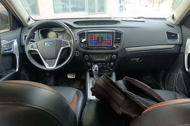 Used Geely Auto Vision X6 2016 1.3T CVT Flagship Model Center Console