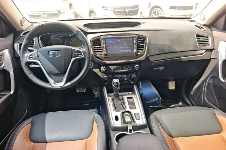 Used Geely Auto Vision X6 2016 1.3T CVT Flagship Model Center Console