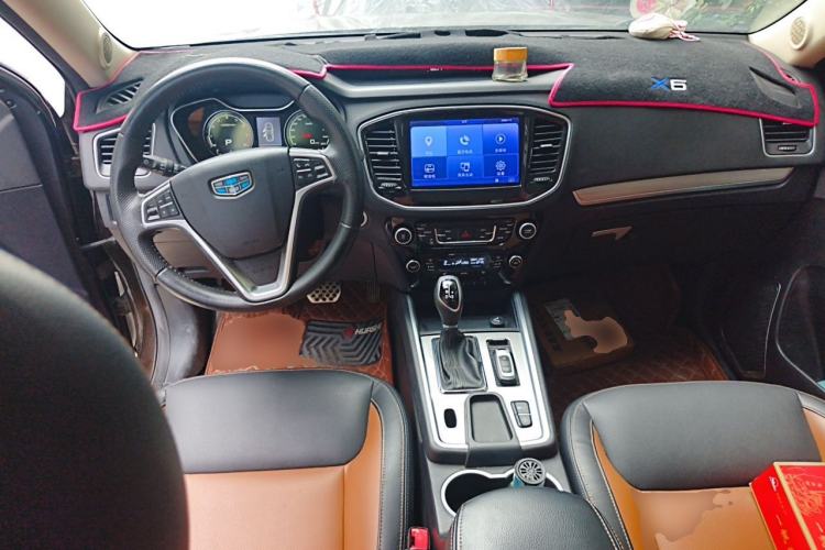 Used Geely Auto Vision X6 2016 1.3T CVT Flagship Model Center Console
