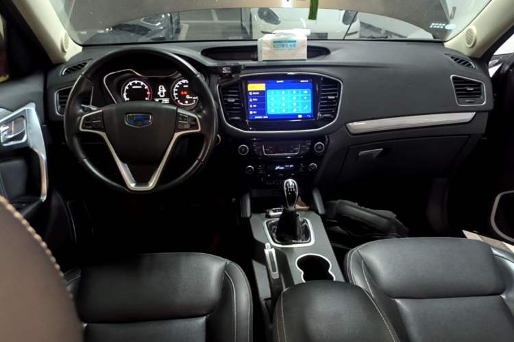 Used Geely Auto Vision X6 2016 1.8L Manual Luxury Model Center Console