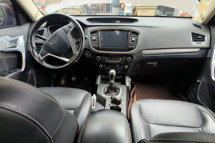 Used Geely Auto Vision X6 2016 1.8L Manual Luxury Model Center Console