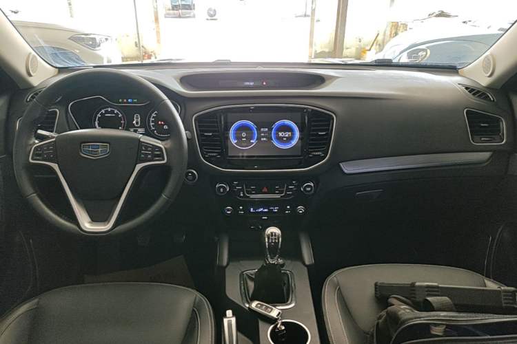 Used Geely Auto Vision X6 2016 1.8L Manual Luxury Model Center Console