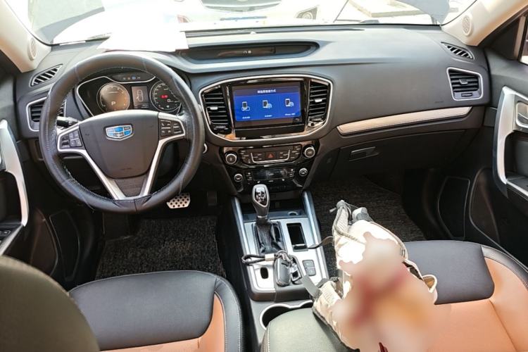 Used Geely Auto Vision X6 2016 1.3T CVT Flagship Model Center Console