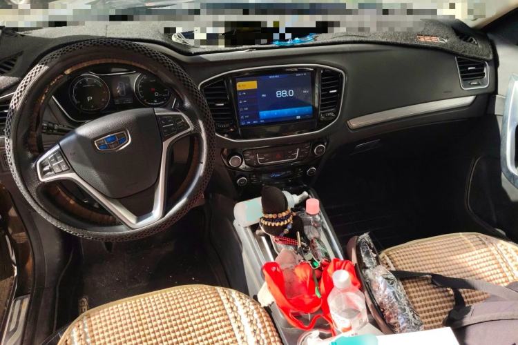 Used Geely Auto Vision X6 2016 1.3T CVT Flagship Model Center Console