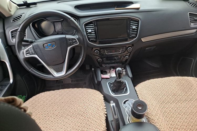 Used Geely Auto Vision X6 2016 1.8L Manual Luxury Model Center Console