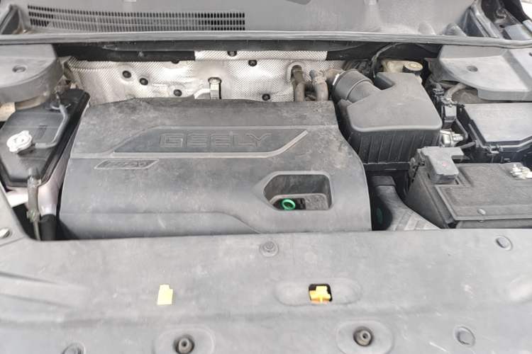 Used Geely Auto Vision X6 2016 1.3T CVT Flagship Model Engine Bay