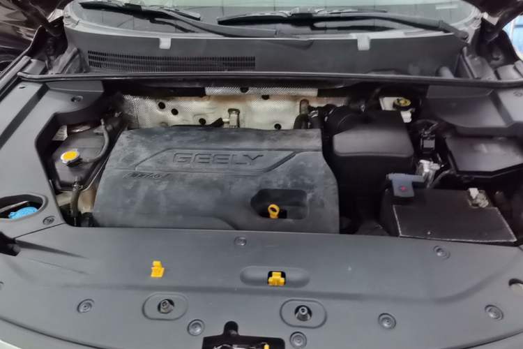 Used Geely Auto Vision X6 2016 1.3T CVT Flagship Model Engine Bay