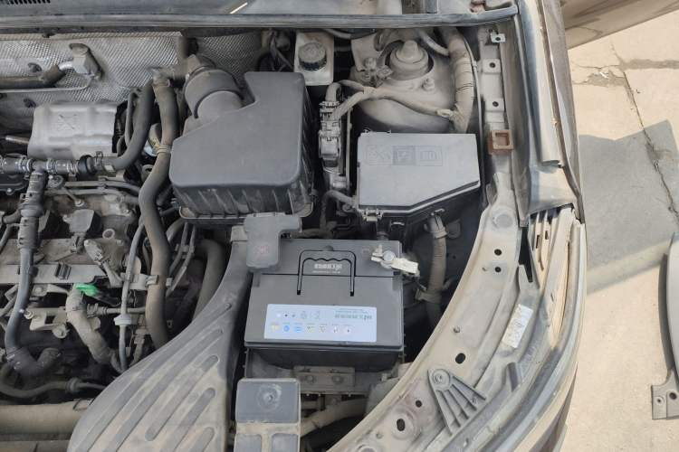 Used Geely Auto Vision X6 2016 1.3T CVT Flagship Model Engine Bay Left
