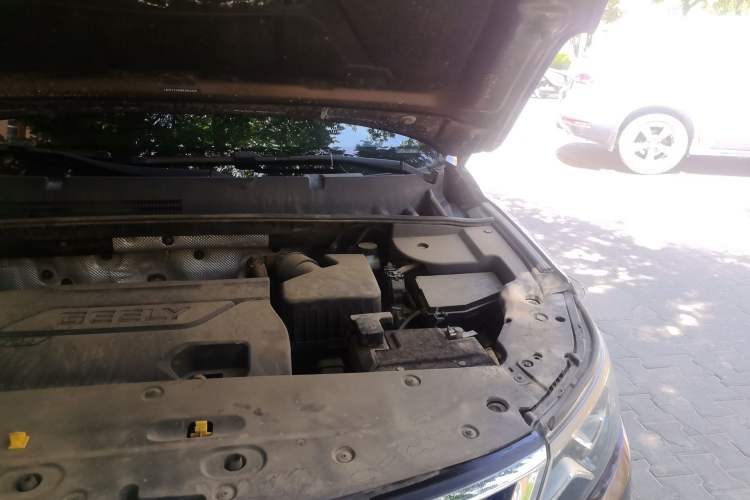Used Geely Auto Vision X6 2016 1.3T CVT Flagship Model Engine Bay Left