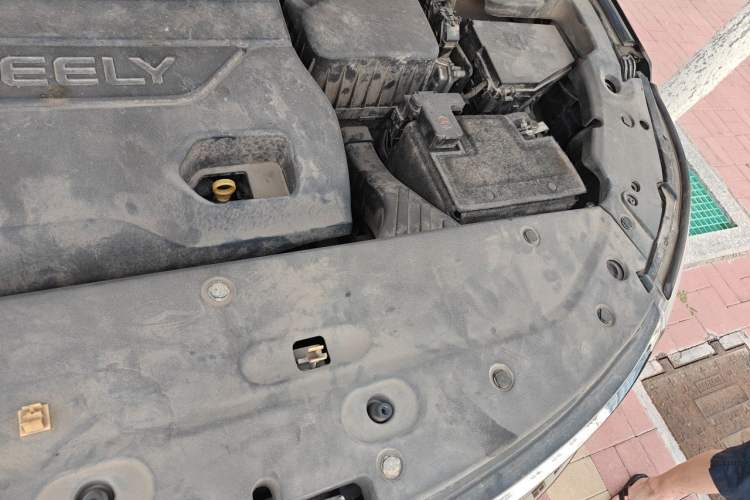 Used Geely Auto Vision X6 2016 1.3T CVT Flagship Model Engine Bay Left