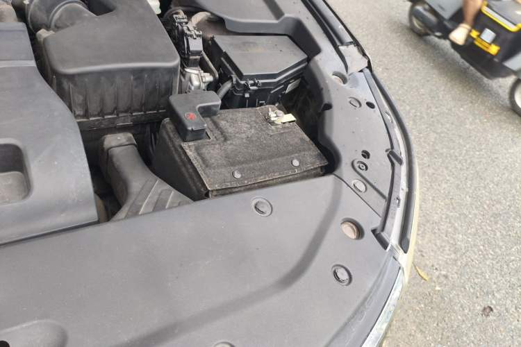 Used Geely Auto Vision X6 2016 1.3T CVT Luxury Model Engine Bay Left
