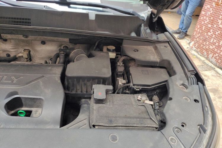 Used Geely Auto Vision X6 2016 1.3T CVT Flagship Model Engine Bay Left