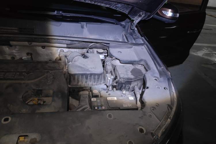 Used Geely Auto Vision X6 2016 1.3T CVT Flagship Model Engine Bay Left