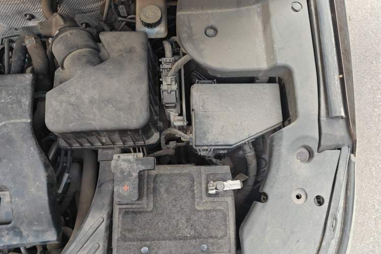 Used Geely Auto Vision X6 2016 1.3T CVT Luxury Model Engine Bay Left