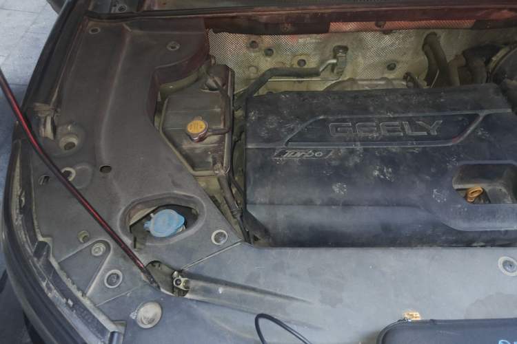 Used Geely Auto Vision X6 2016 1.3T CVT Luxury Model Engine Bay Right