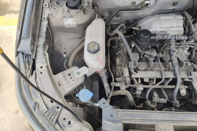 Used Geely Auto Vision X6 2016 1.3T CVT Flagship Model Engine Bay Right
