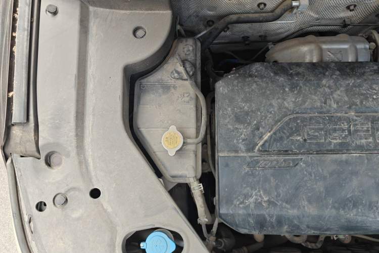 Used Geely Auto Vision X6 2016 1.3T CVT Luxury Model Engine Bay Right