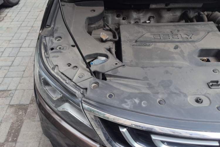 Used Geely Auto Vision X6 2016 1.3T CVT Luxury Model Engine Bay Right
