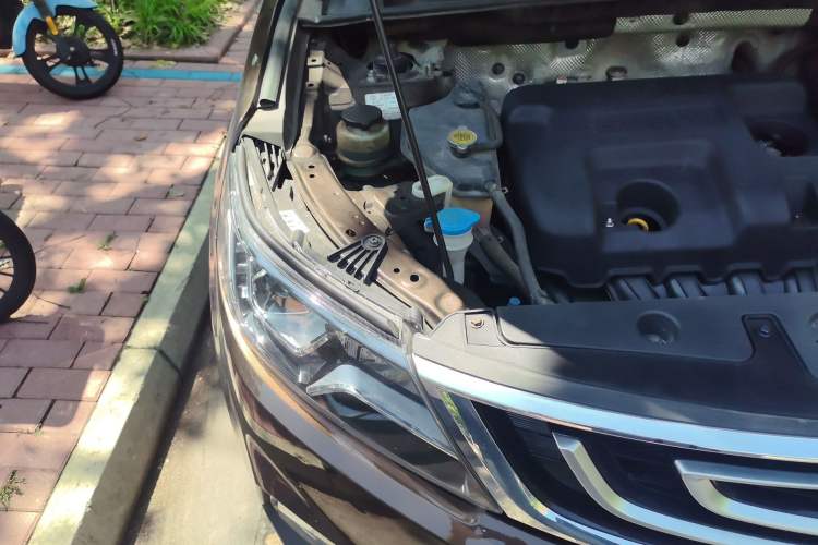 Used Geely Auto Vision X6 2016 1.8L Manual Luxury Model Engine Bay Right