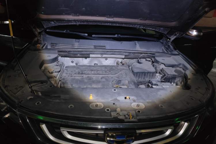Used Geely Auto Vision X6 2016 1.3T CVT Flagship Model Engine Bay