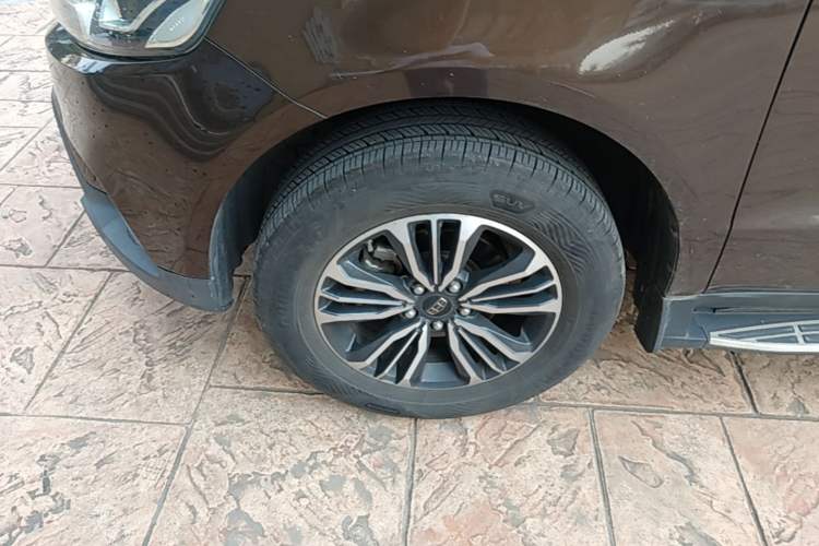 Used Geely Auto Vision X6 2016 1.3T CVT Flagship Model Exterior 4