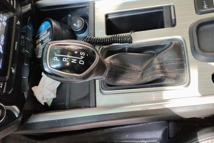 Used Geely Auto Vision X6 2016 1.3T CVT Flagship Model Gear Lever