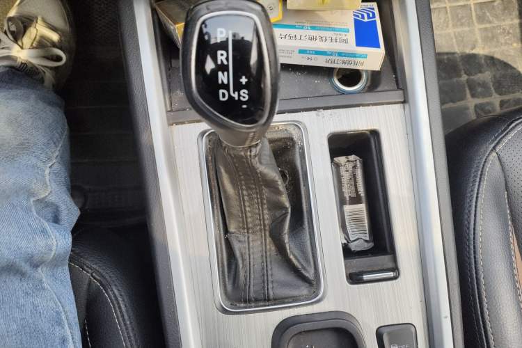 Used Geely Auto Vision X6 2016 1.3T CVT Flagship Model Gear Lever